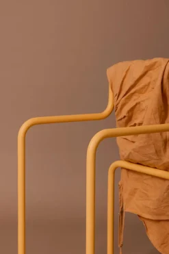 Metallbude Herrendiener James