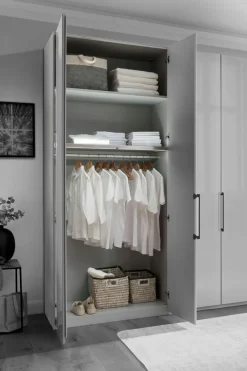 Outlet Wiemann Kleiderschrank Monaco 250 x 236 cm Weiß